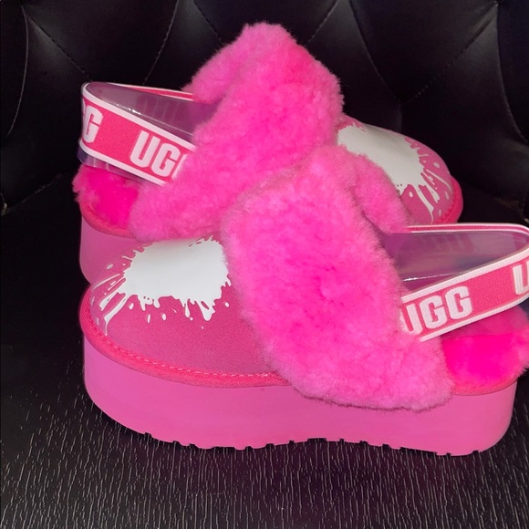 UGG Vibrant Pink Slippers with Heart Accent. Brand New‼️ Without Box - Picture 3 of 15